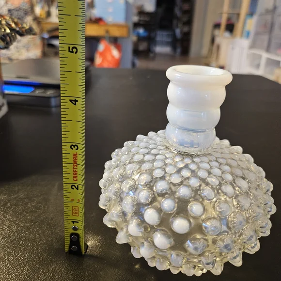 🏺vintage Fenton glowy opalescent hobnail glass bottle or vase - Picture 7 of 9